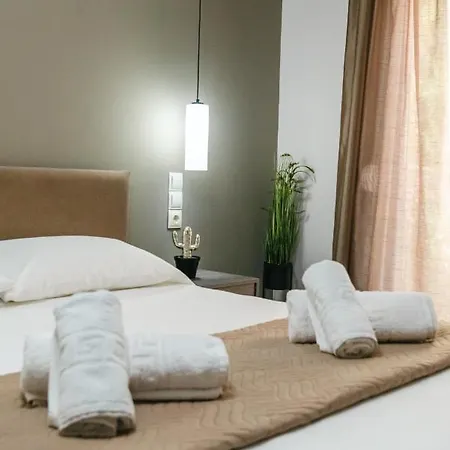 Elegant Decorated House - Free Private Parking! Apartment Iraklio
