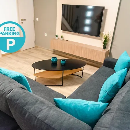 Elegant Decorated House - Free Private Parking!